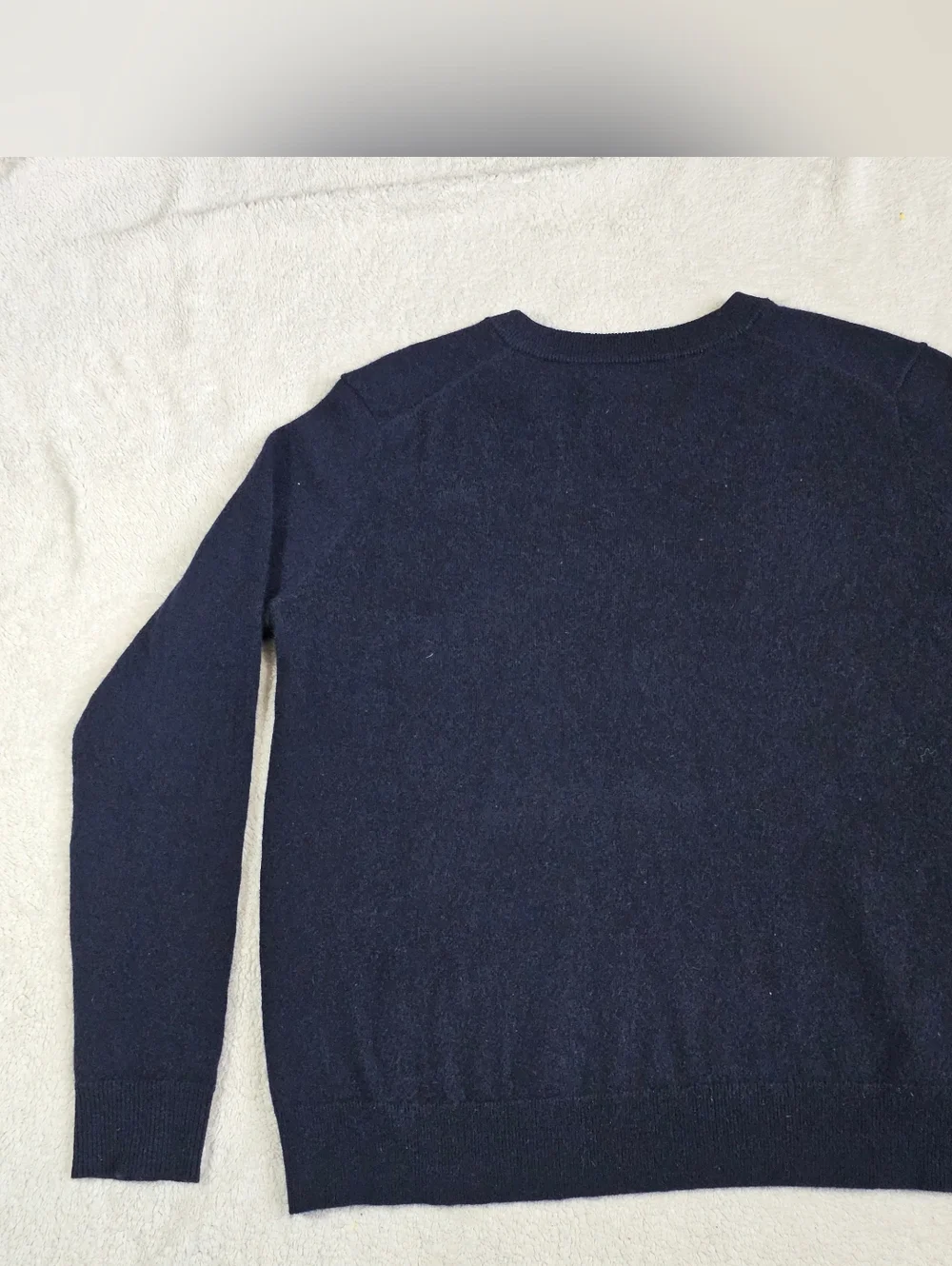 Velvet by Graham & Spencer Navy V-Neck Men's Sweater Cashmere.